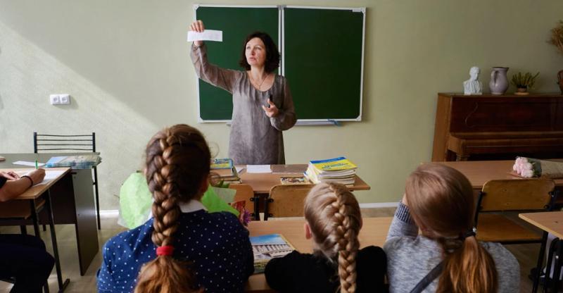 В Україні можуть закрити понад 500 шкіл: чому уряд не хоче платити вчителям закладів освіти з малою кількістю учнів