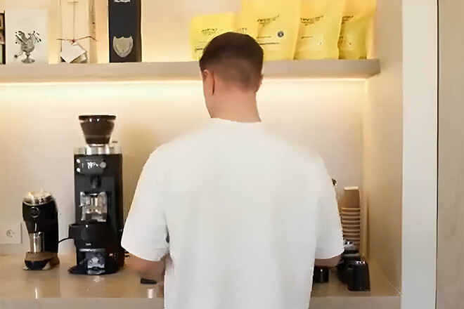 ВІДЕО. Футболіста Барси закликали завершити кар'єру та стати баристою