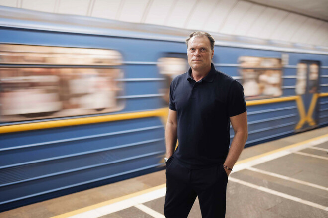 ВІДЕО. Футболісти Кривбасу вітають ван Леувена з днем народження