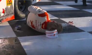 ВІДЕО. Моторошна аварія за участю 16 машин. Уламки прибирали 45 хвилин