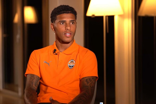 ВІДЕО. Вінісіус Тобіас розповів про футбольну кар'єру та життя поза полем