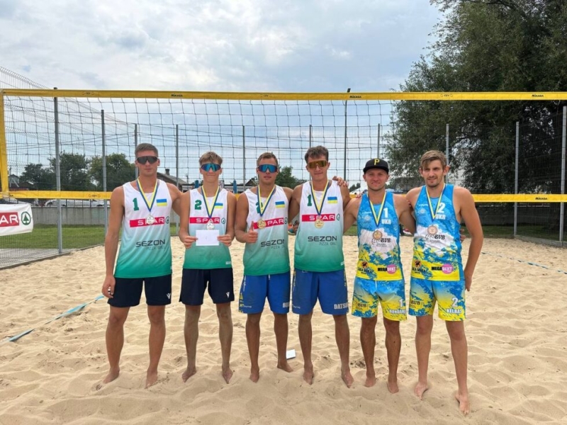 Волейболісти з Сумщини здобули бронзу на етапі чемпіонату України