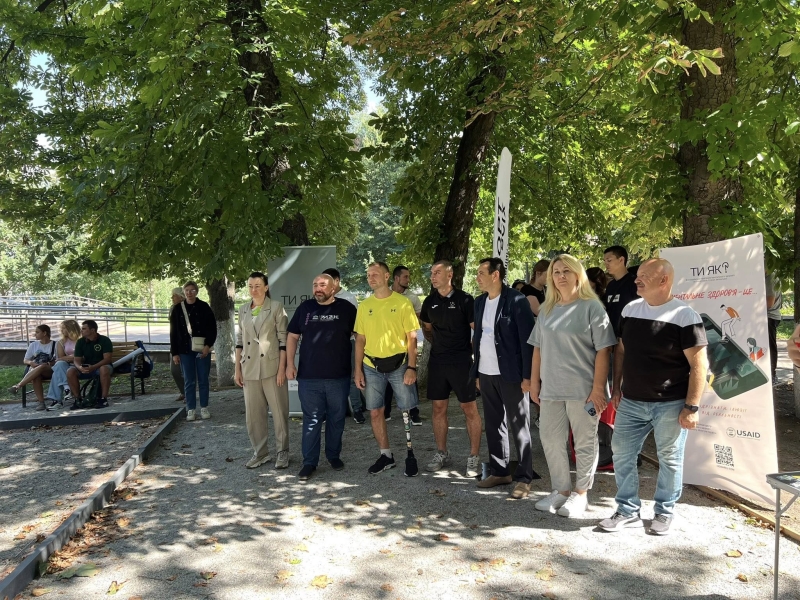 З нагоди Дня молоді в Полтаві провели майстер-клас з петанку для молоді від військовослужбовців та ветеранів війни