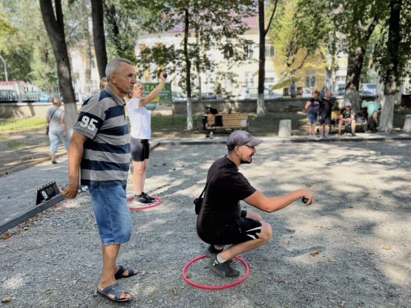З нагоди Дня молоді в Полтаві провели майстер-клас з петанку для молоді від військовослужбовців та ветеранів війни