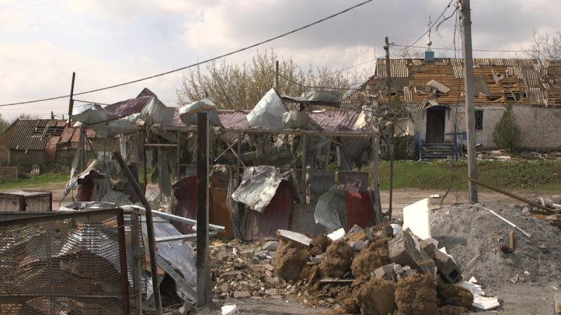 Запорізька область під обстрілами: у Малокатеринівці за 12 км від фронту залишаються сімu0027ї з дітьми