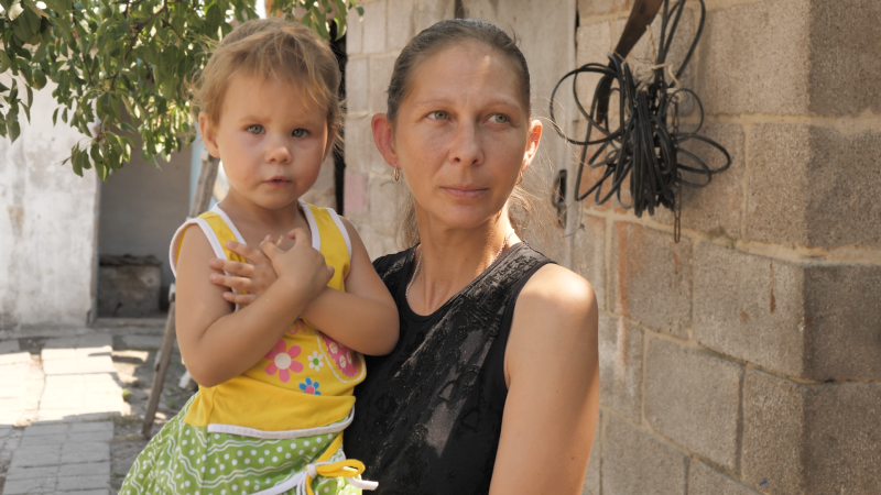 Запорізька область під обстрілами: у Малокатеринівці за 12 км від фронту залишаються сімu0027ї з дітьми