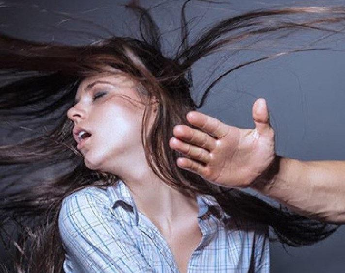 Жителя Охтирщини засудили до громадських робіт за ляпас жінці