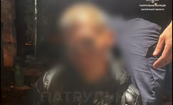 У Запоріжжі затримали чоловіка, який пограбував перехожу
