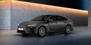 Новий Lexus ES