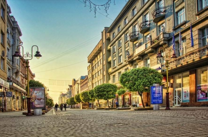 Франківських копів мотивують грошима ловити “літаючих” по Стометрівці у Франківську