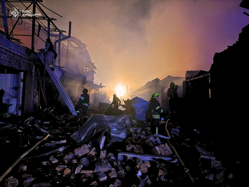 Масована атака на Білу Церкву: рятувальники показали фото наслідків