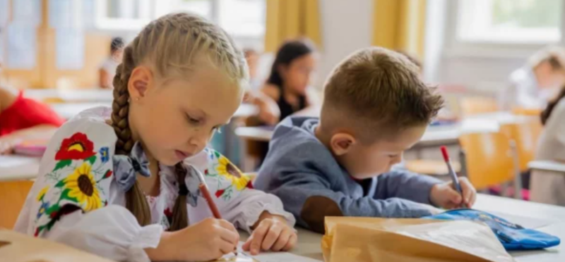 Коротші уроки, довші перерви і менше домашки: що чекає школярів у 2025 році