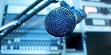 слухати радіо онлайн