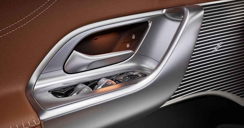 Новий GLC EV: Mercedes показав свій найбільший сенсорний екран