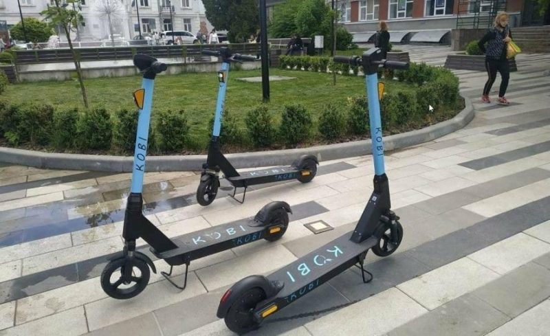 Небезпечні поїздки: у Франківську забороняють електросамокати, у Тернополі теж говорять про проблеми