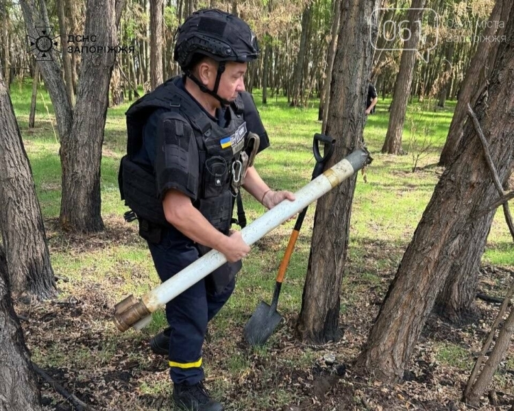 На Хортиці виявили небезпечну знахідку: сапери вилучили залишки ракети