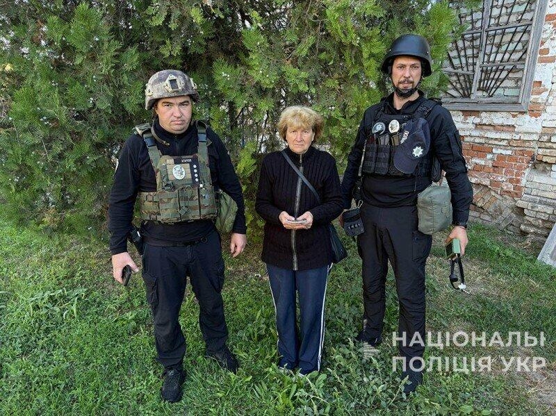 Поліцейські евакуювали з прифронтового Приморського 67-річну жінку