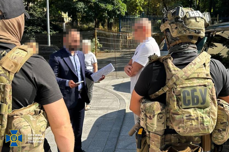 Колишнього топподатківця затримано за підозрою у створенні конвертаційного центру