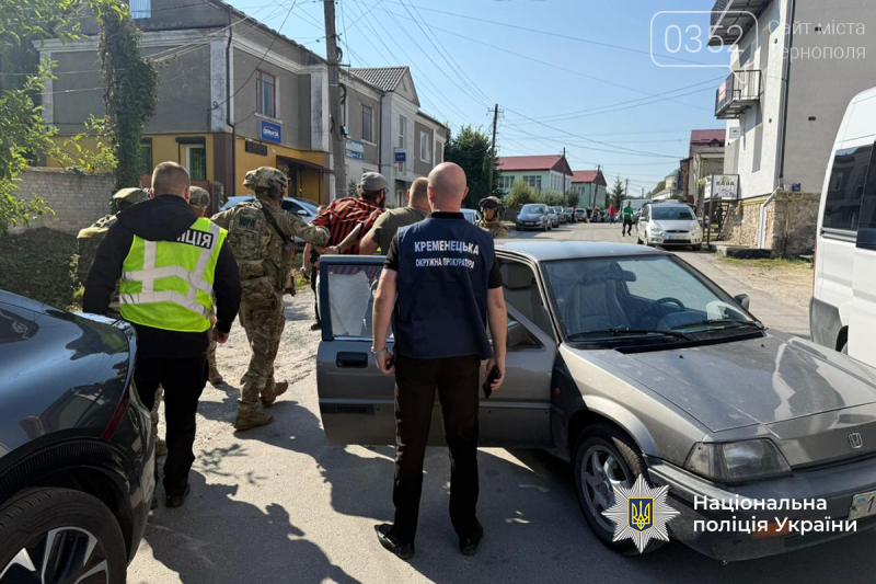 На Тернопільщині озброєні правоохоронці затримали масштабну групу наркоторговців, вилучено наркотиків на мільйон (ФОТО)