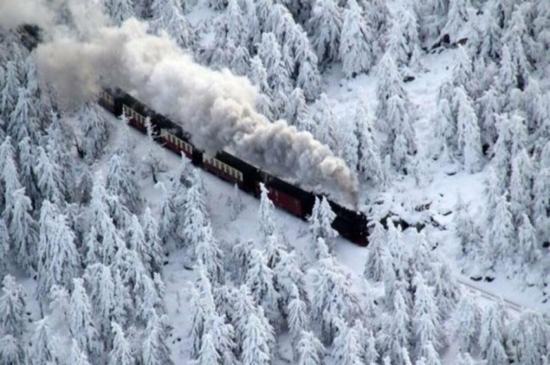 "Дуже сильні дощі та грози вперіщать в Україні незабаром, настане шалене падіння температури": неминучний холод іде