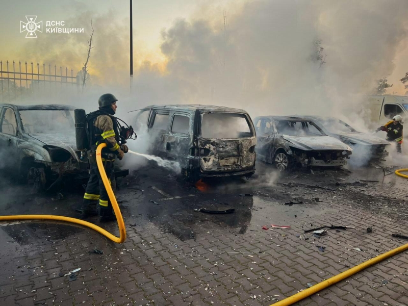 Атака на Київщину: рятувальники ліквідували пожежі