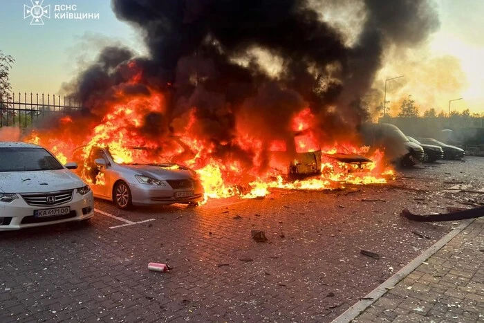 Атака на Київщину: рятувальники ліквідували пожежі