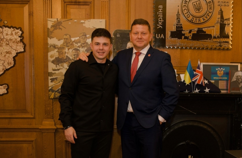 Американський бізнесмен білоруського походження ставить на ноги військових ЗСУ