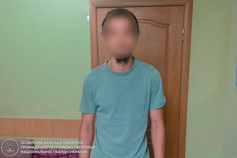 У Запоріжжі спіймали чоловіка з тротилом і фосфорними боєприпасами у рюкзаку