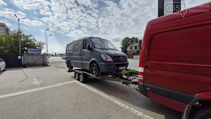 "У нашого Black'а не витримало серце": жителів Тернопільщини просять про термінову допомогу, щоб була змога доставляти загиблих воїнів (ФОТО)