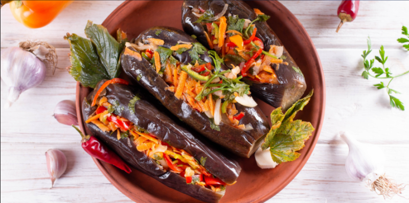 Здоровий рецепт: квашені баклажани, фаршировані овочами