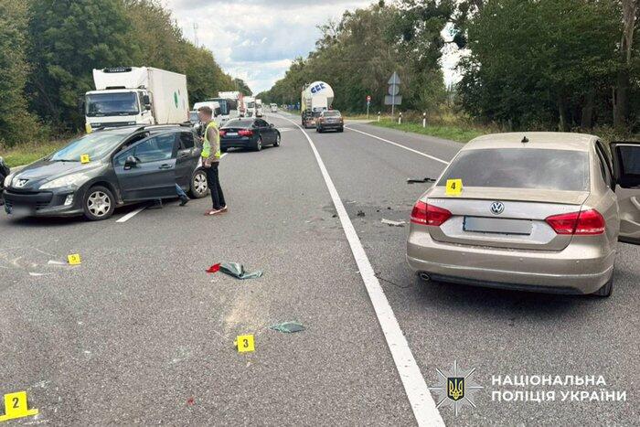 На трасі "Стрий - Ізварине" зіткнулися два авто: постраждала жінка