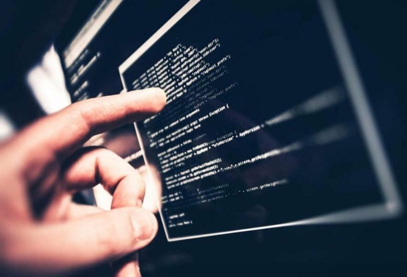 В мережу злили дані 20 мільйонів українців: нардеп радить оновити паролі в застосунках та змінити фінансові номери