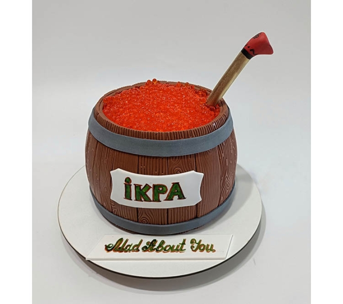 Дніпрянин створив торт &ldquo;Бочка з ікрою&rdquo;