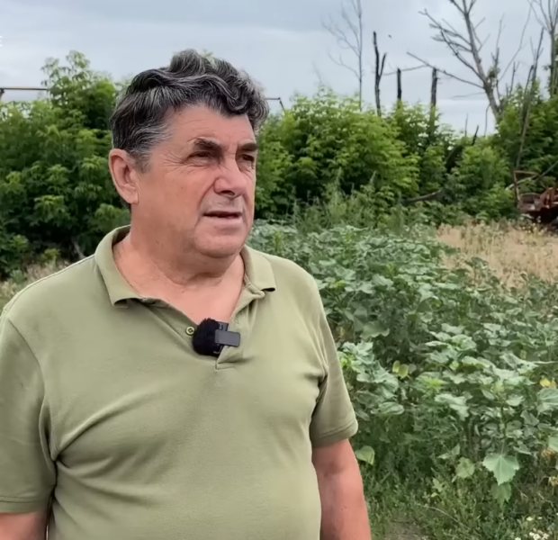 Дрони переслідують техніку під час збирання врожаю: як жителі Донбасу працюють та виживають