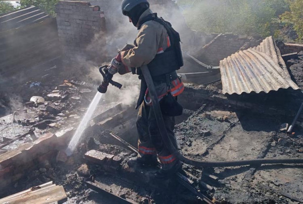 Два райони Дніпропетровщини були під ворожим вогнем: є постраждалі та багато руйнувань