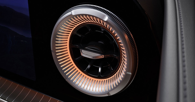 Новий GLC EV: Mercedes показав свій найбільший сенсорний екран