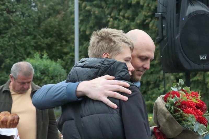 Воїн Ярослав Гелем удома: Калуш зустрів захисника після двох років полону (фОТО)