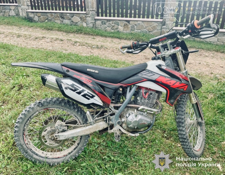 Поліція затримала п’яного мотоцикліста, який вчинив ДТП з дівчиною-пасажиркою (ФОТО)