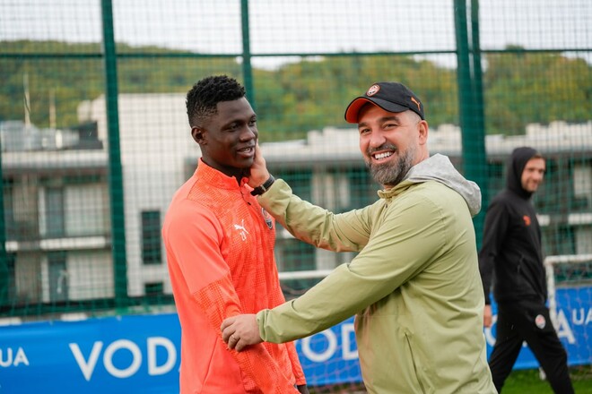 ФОТО. Після кількох вихідних Шахтар розпочав тренування у Львові