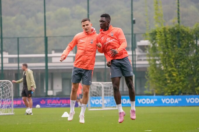 ФОТО. Повернення викликаних до збірних. Шахтар провів тренування