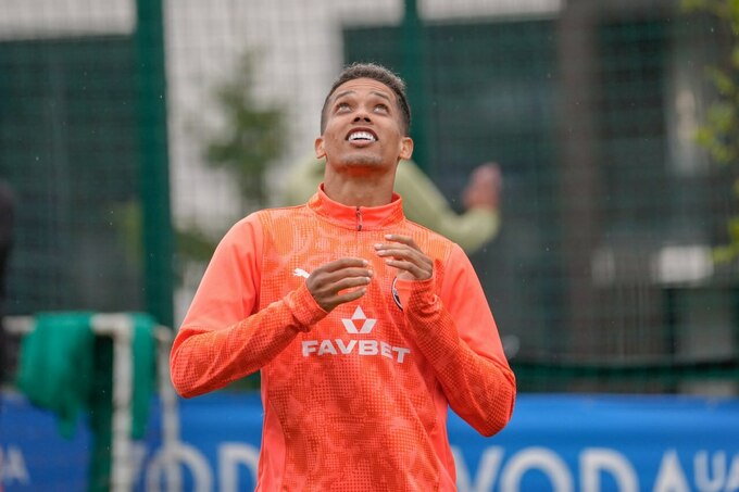 ФОТО. Повернення викликаних до збірних. Шахтар провів тренування