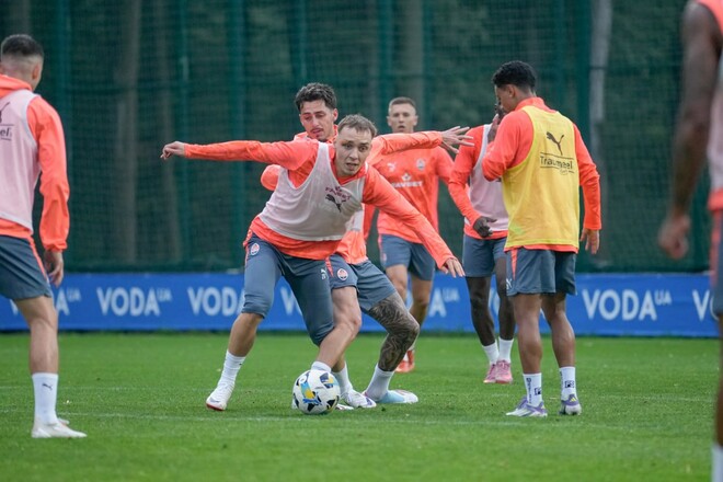 ФОТО. Повернення викликаних до збірних. Шахтар провів тренування