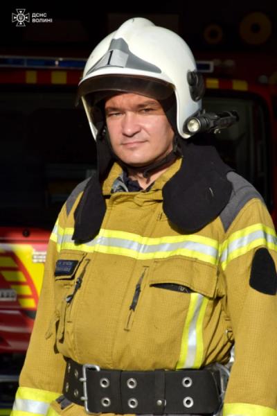Командир рятувальників з Луцька пише вірші про боротьбу з вогнем та перемогу