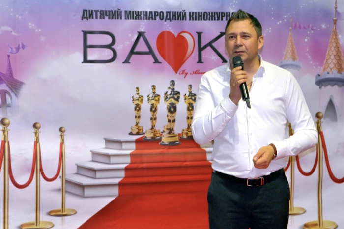 Маленькі зірки великого екрану: у Луцьку відбулася премʼєра дитячого кіножурналу «Байки»