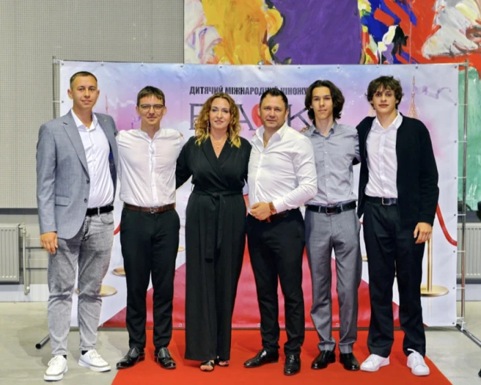 Маленькі зірки великого екрану: у Луцьку відбулася премʼєра дитячого кіножурналу «Байки»