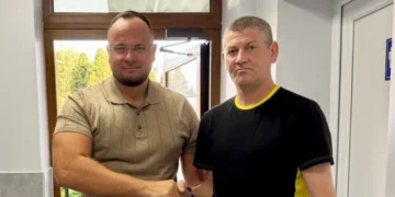 Мер Луцька зустрівся зі звільненим з полону воїном Адамом Калачуком