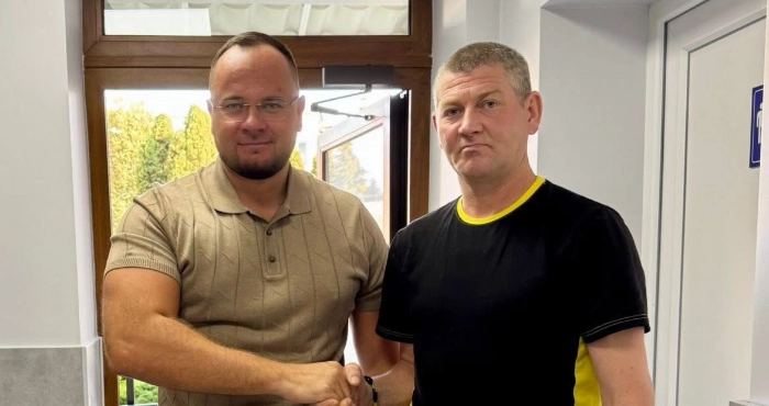 Мер Луцька зустрівся зі звільненим з полону воїном Адамом Калачуком