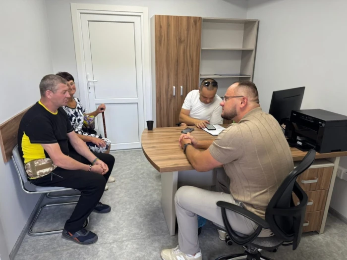 Мер Луцька зустрівся зі звільненим з полону воїном Адамом Калачуком