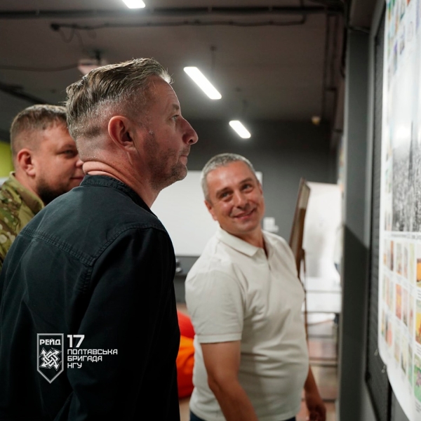 Мистецтво, народжене на передовій: на виставці-ярмарку «ПОШУК – 2025» представили роботи нацгварційців із Полтавщини