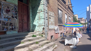 На Поштовій у Рівному - концерт, картини і допомога захисникам (ФОТО)